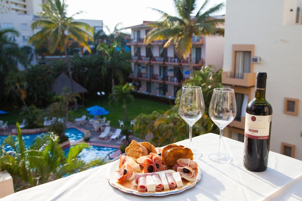 Plaza Santa Maria Hotel Puerto Vallarta Bagian luar foto